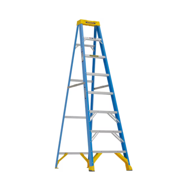 Werner FS100CZ 8 ft (12-ft Reach Height) Fiberglass Type 1 Ladder